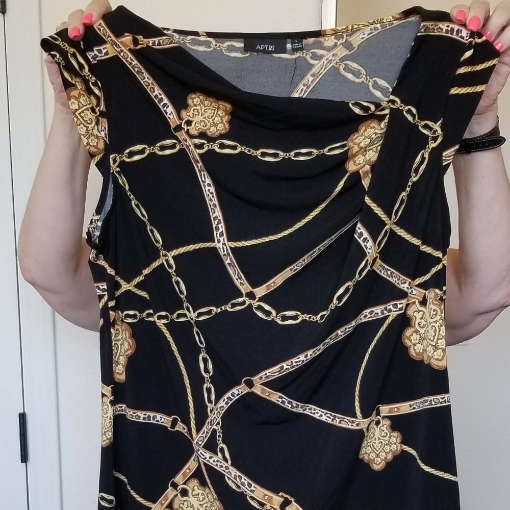 Woman's Tops